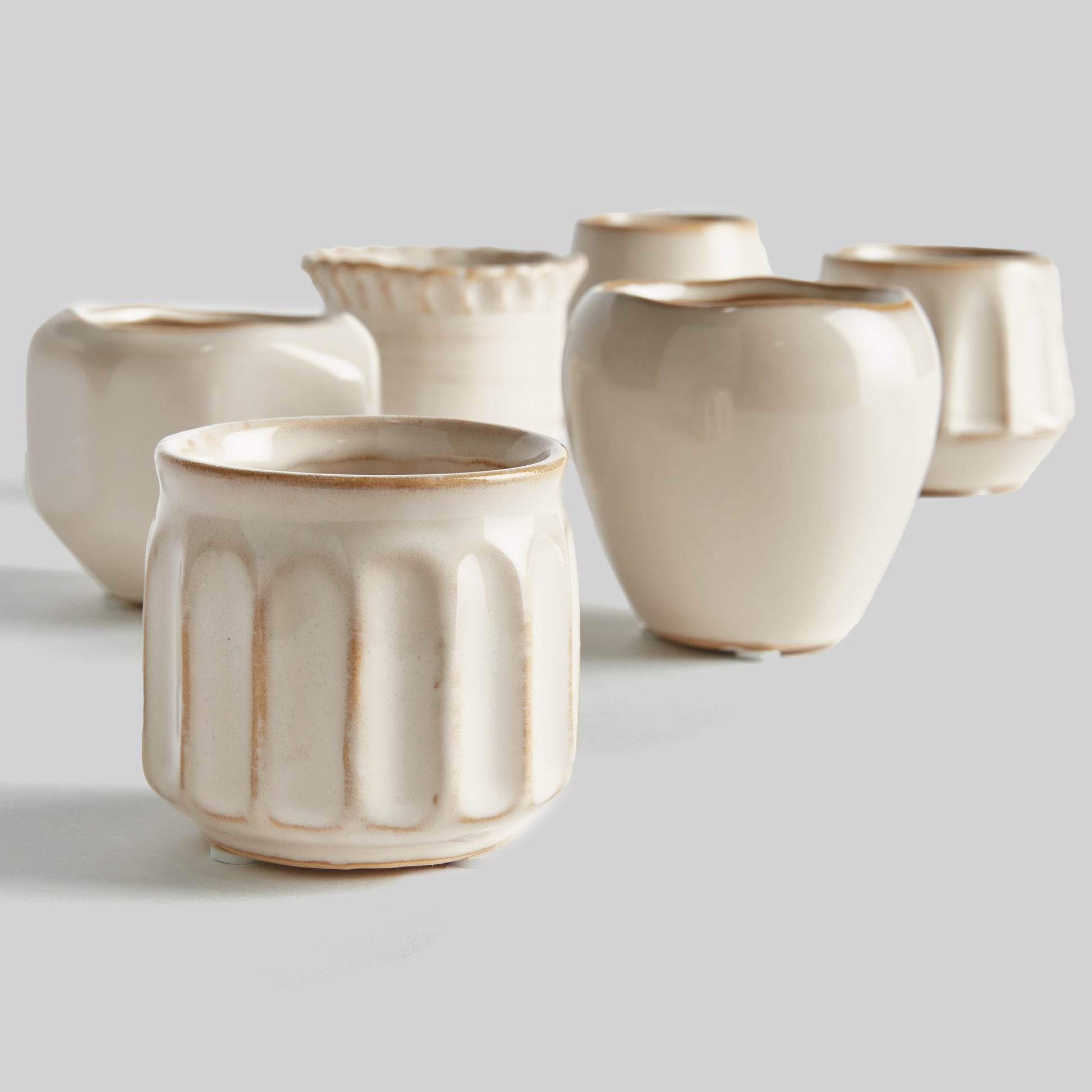 Cream stoneware mini cachepots (set of 6) - stylish home accent (Image3).