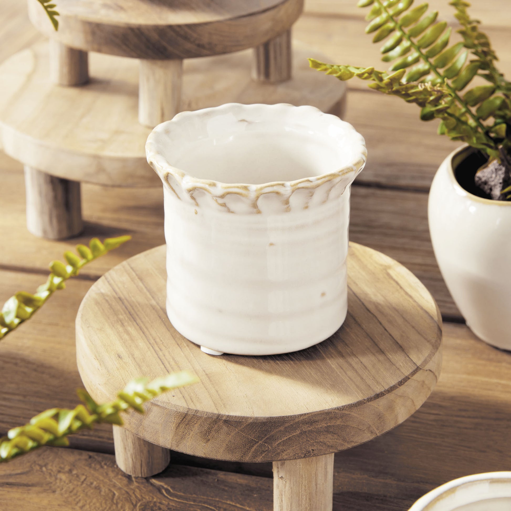 Cream stoneware mini cachepots (set of 6) - stylish home accent (Image4).
