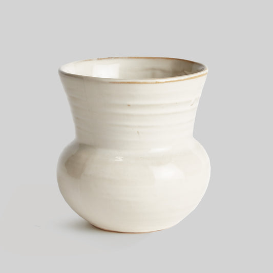 Cream stoneware small 5.5 inch pot - stylish home accent (Image1).