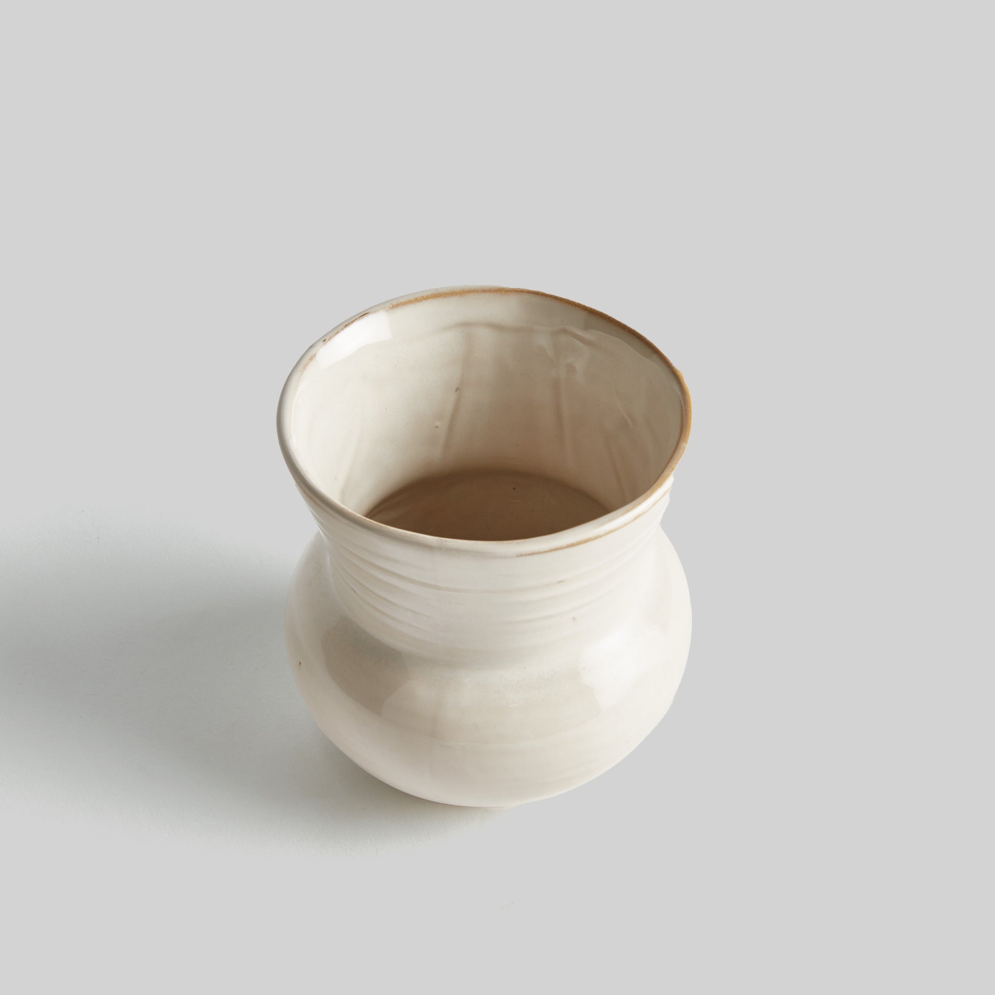 Cream stoneware small 5.5 inch pot - stylish home accent (Image3).