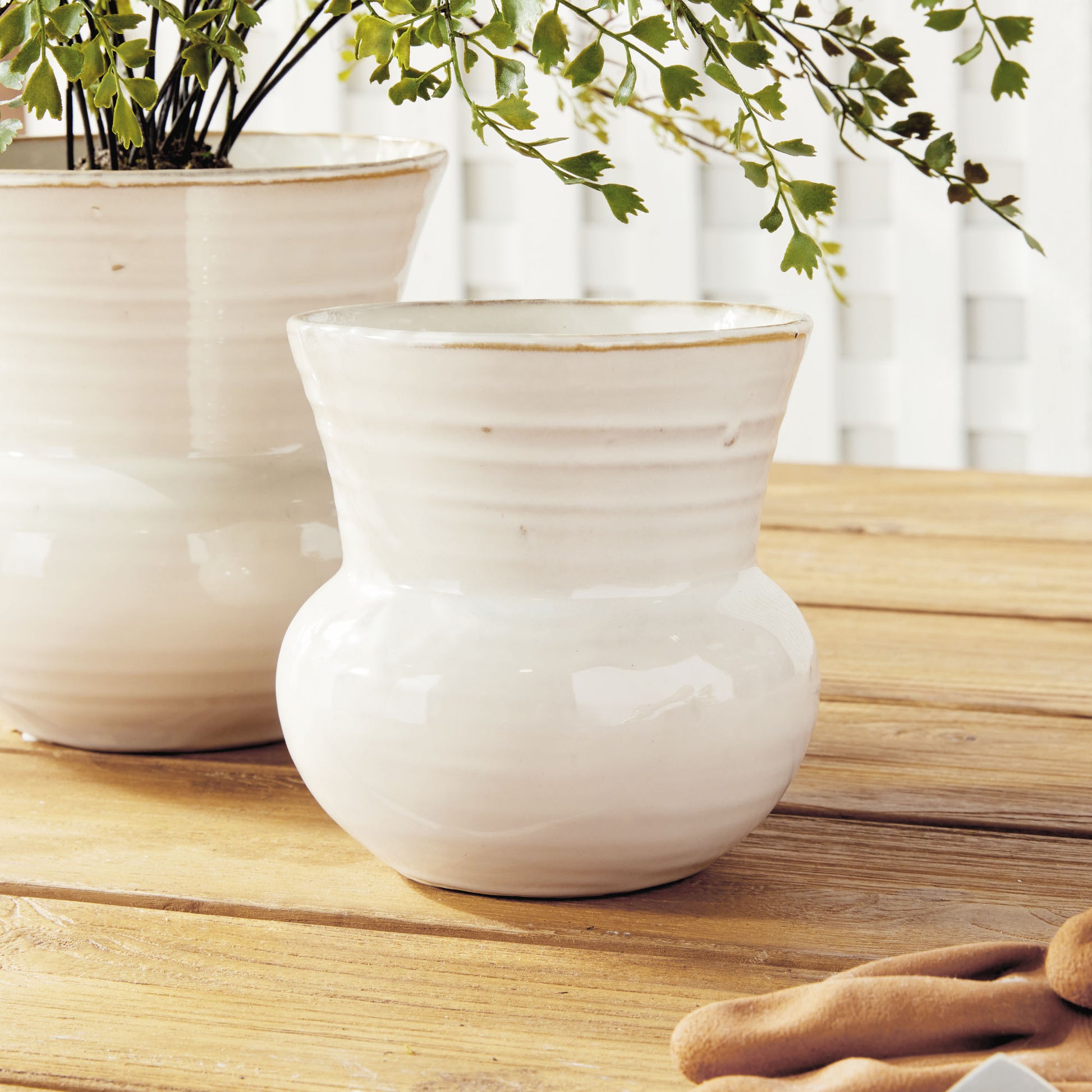 Cream stoneware small 5.5 inch pot - stylish home accent (Image6).