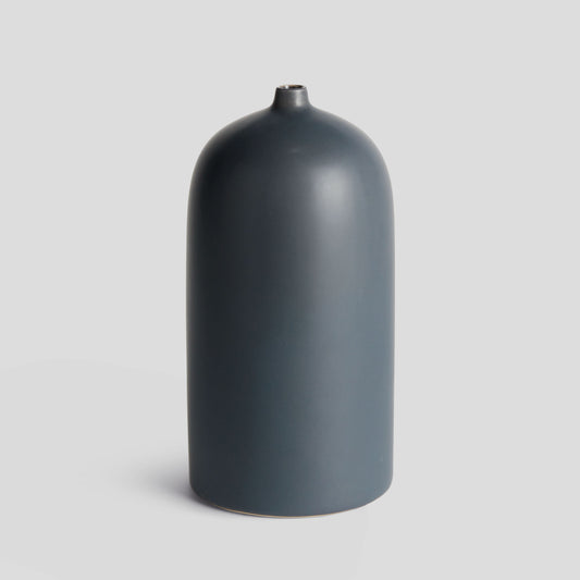 Dark blue ceramic medium vase - stylish home accent (Image4).