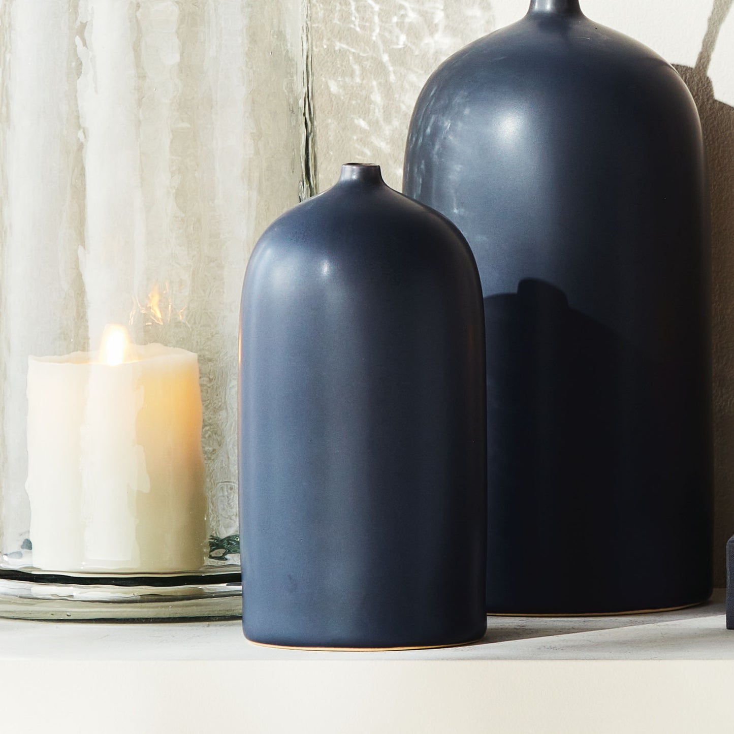 Dark blue ceramic medium vase - stylish home accent (Image1).