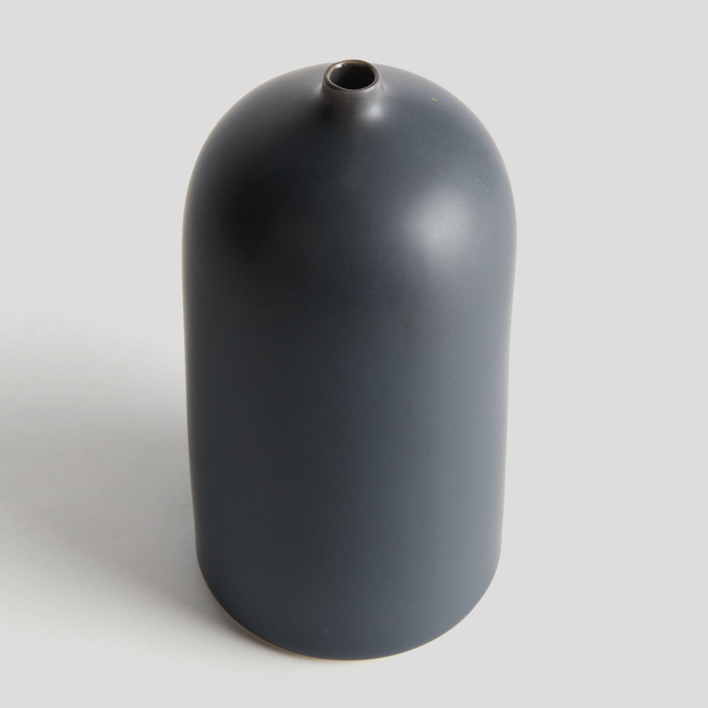 Dark blue ceramic small vase - stylish home accent (Image2).