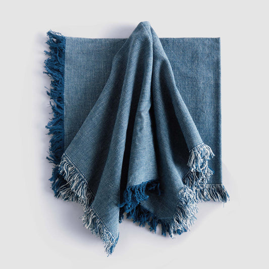 Dark blue cotton dinner napkins (set of 4) - stylish home accent (Image1).
