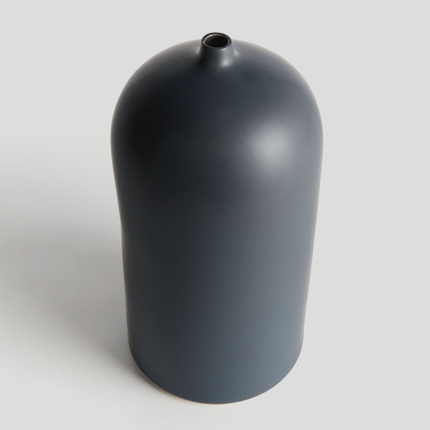 Dark navy ceramic large vase - stylish home accent (Image2).