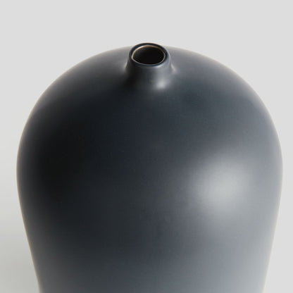 Dark navy ceramic large vase - stylish home accent (Image3).