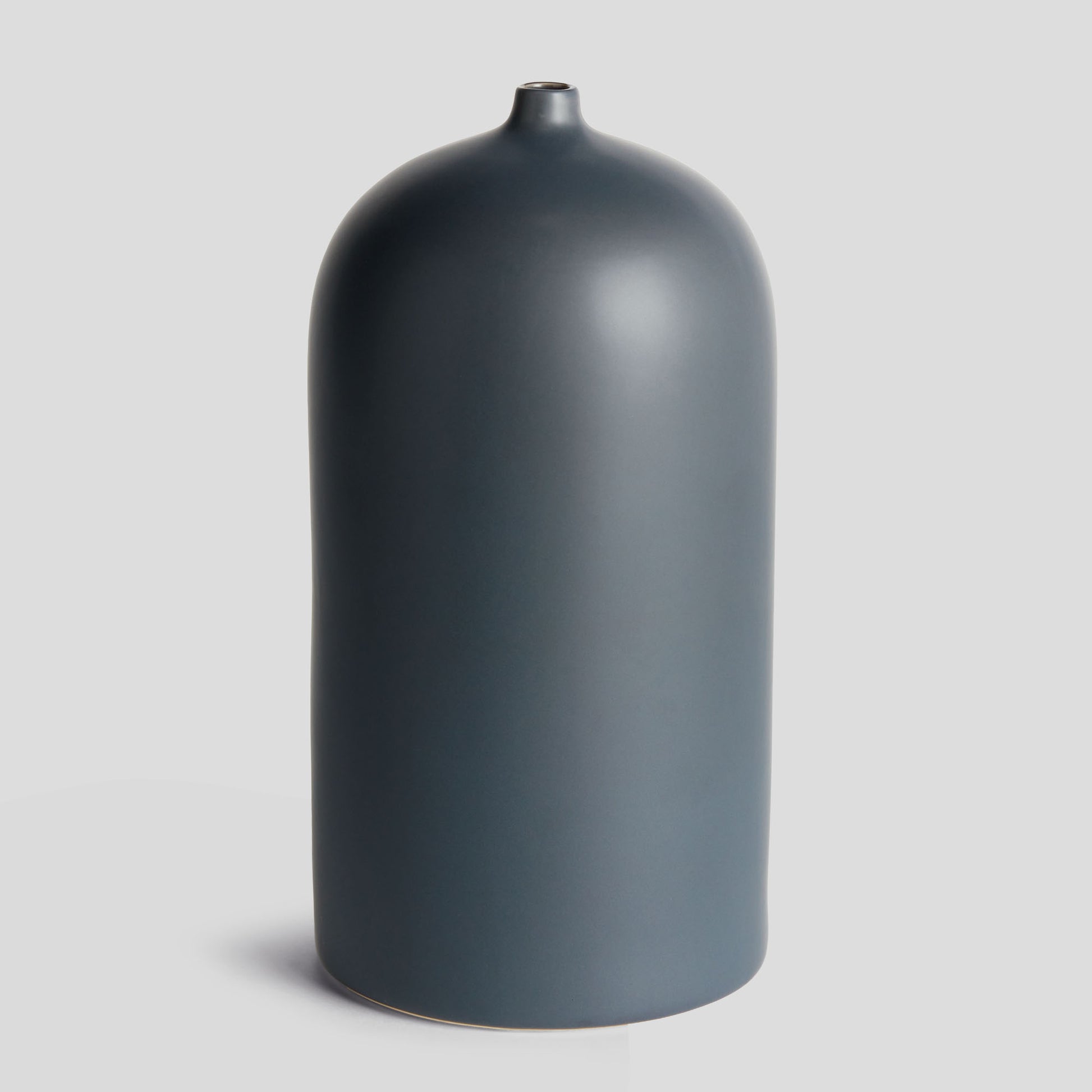 Dark navy ceramic large vase - stylish home accent (Image4).