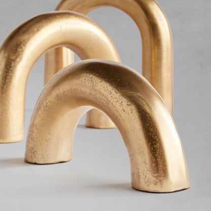 Gold abstract arch sculptures (set of 3) - stylish home accent (Image2).