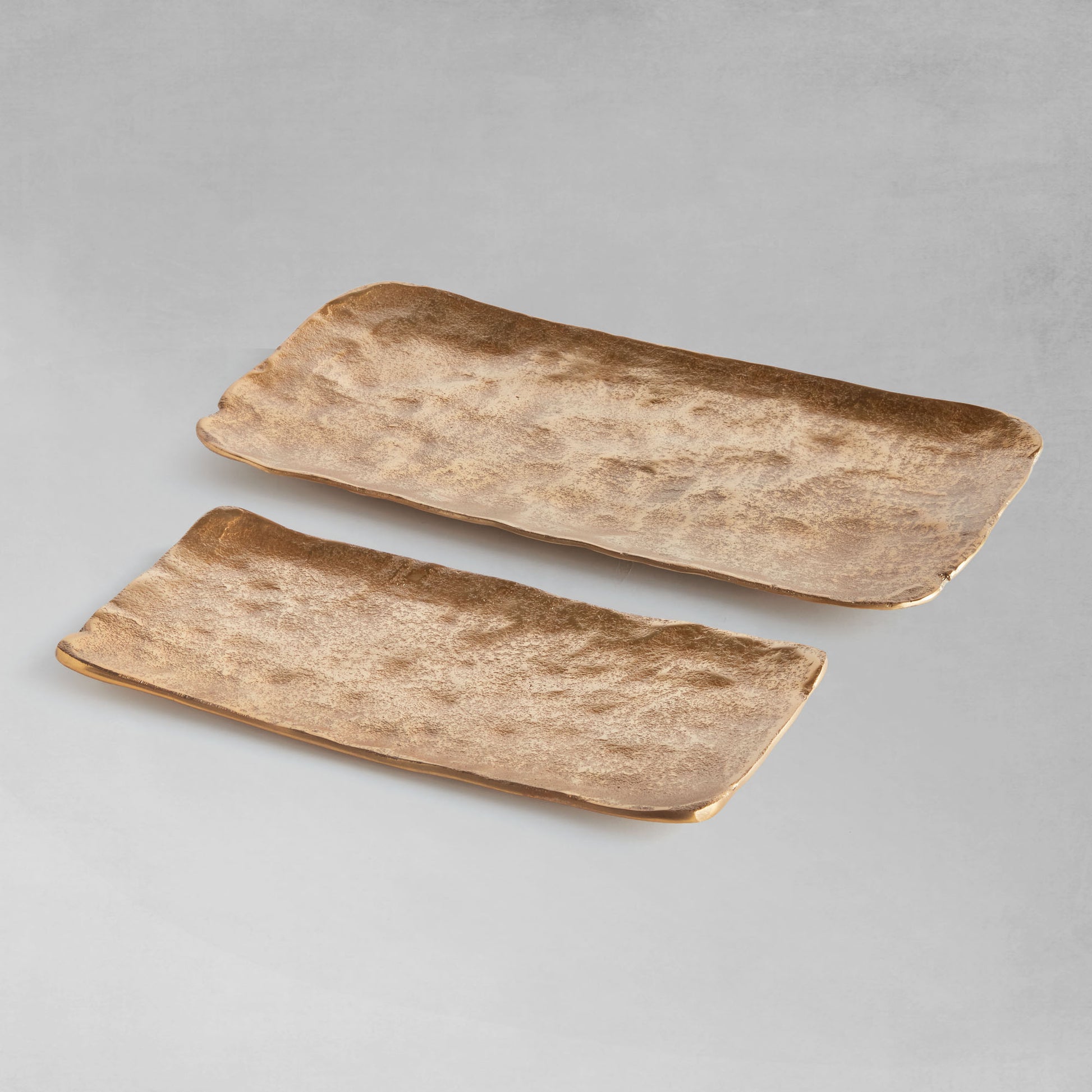 Gold aluminum rectangular trays (set of 2) - stylish home accent (Image1).