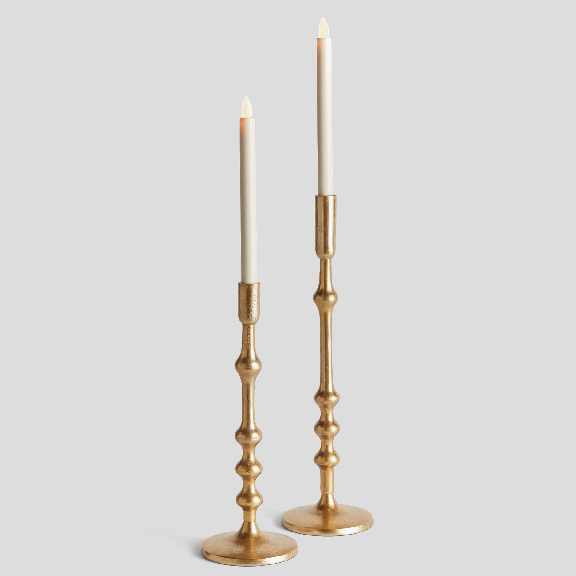 Gold aluminum taper holders (set of 2) - stylish home accent (Image4).