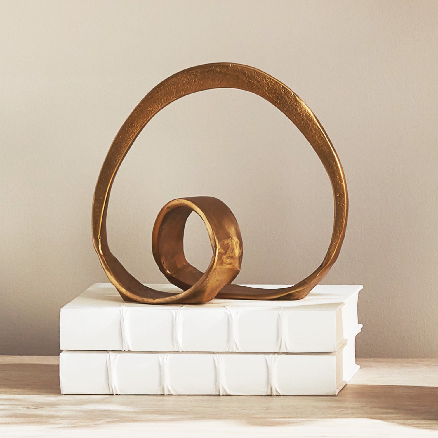 Gold cast aluminum sculpture - stylish home accent (Image4).