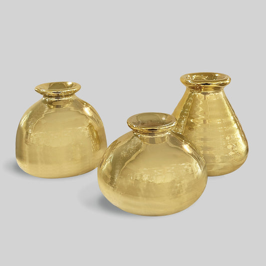 Gold hand-dipped bud vases (set of 3) - stylish home accent (Image1).