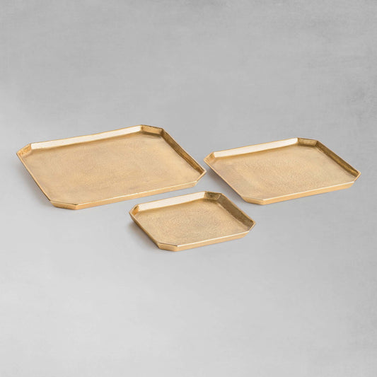 Gold square serving trays (set of 3) - stylish home accent (Image1).