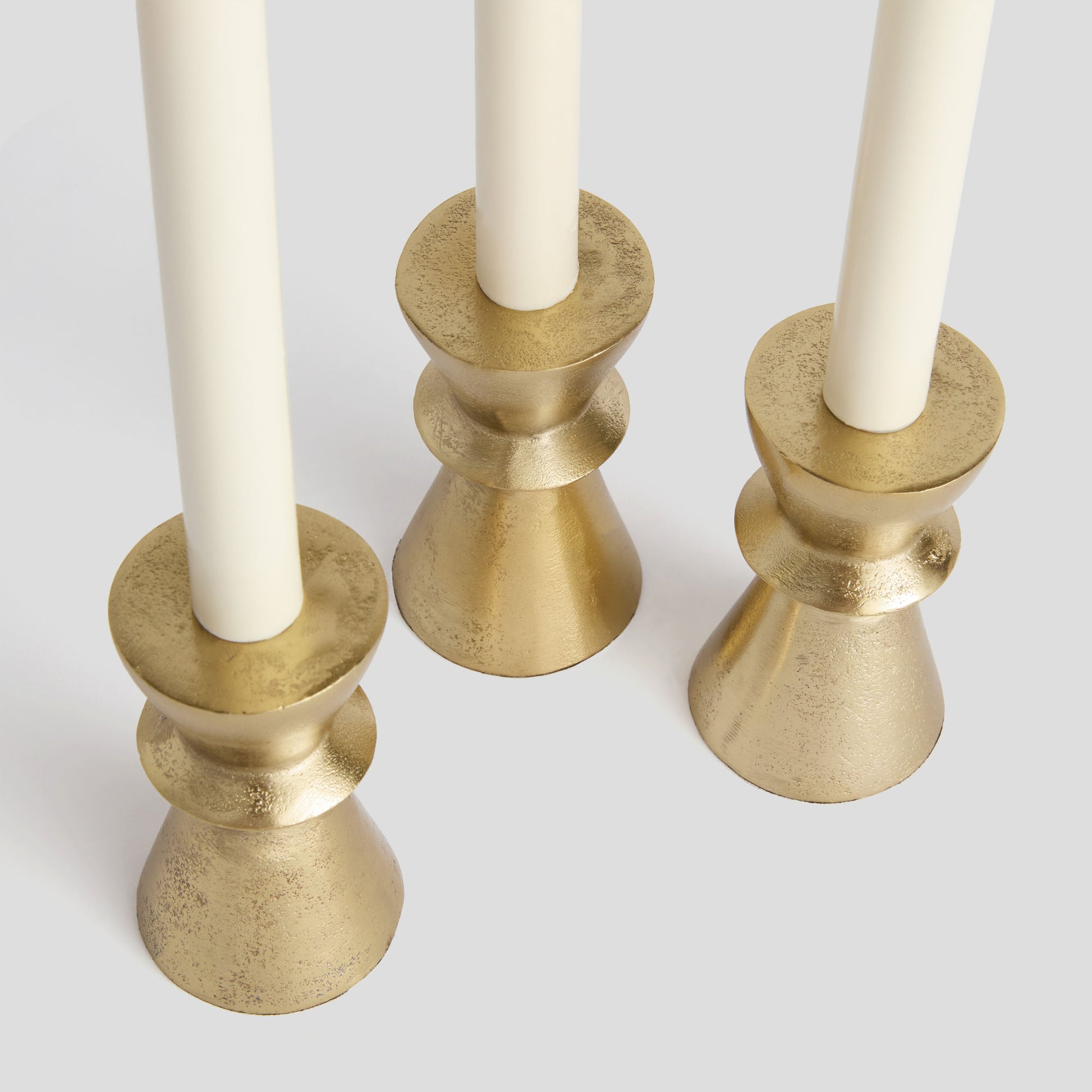 Gold taper candle holders (set of 3) - stylish home accent (Image2).