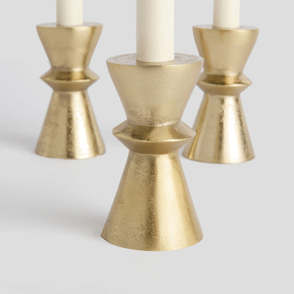 Gold taper candle holders (set of 3) - stylish home accent (Image3).