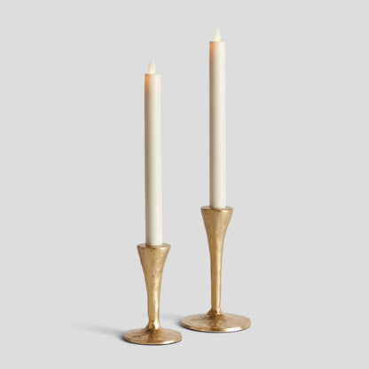 Gold textured aluminum taper holders (set of 2) - stylish home accent (Image4).