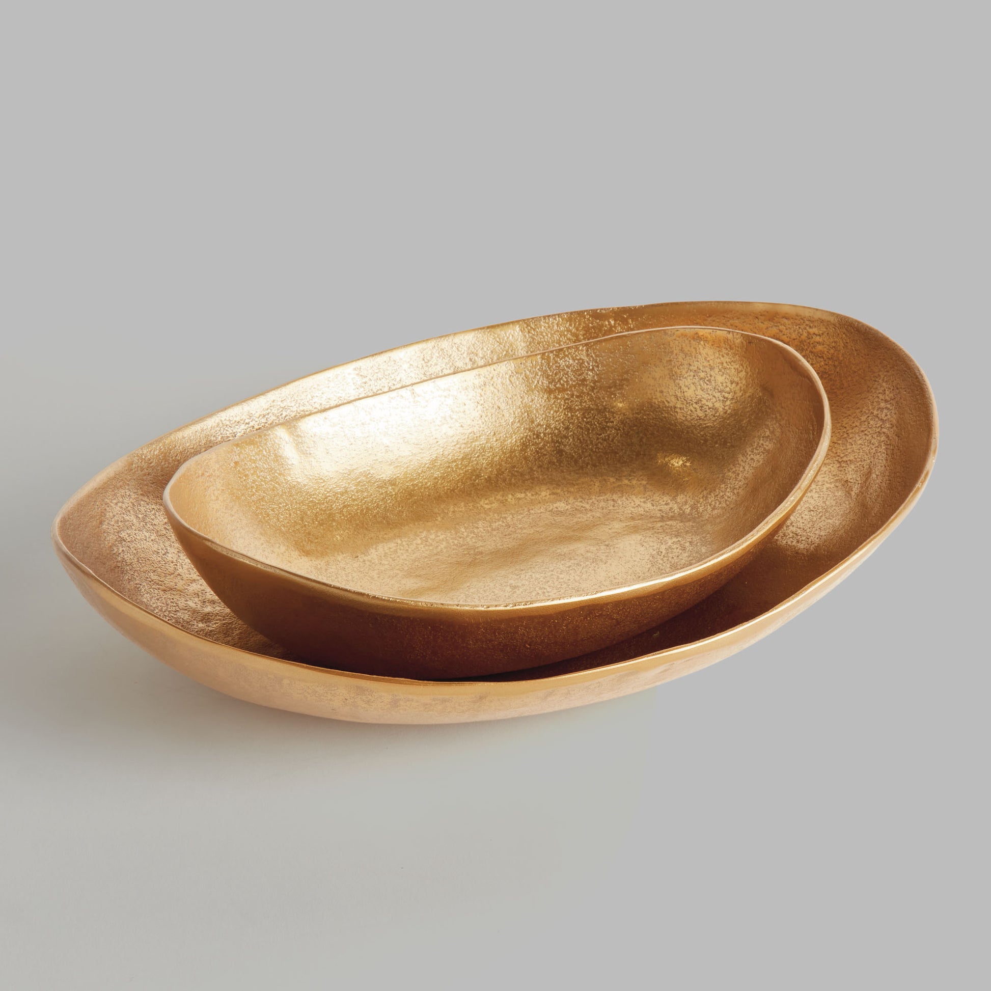Gold textured oval decorative bowls (set of 2) - stylish home accent (Image3).