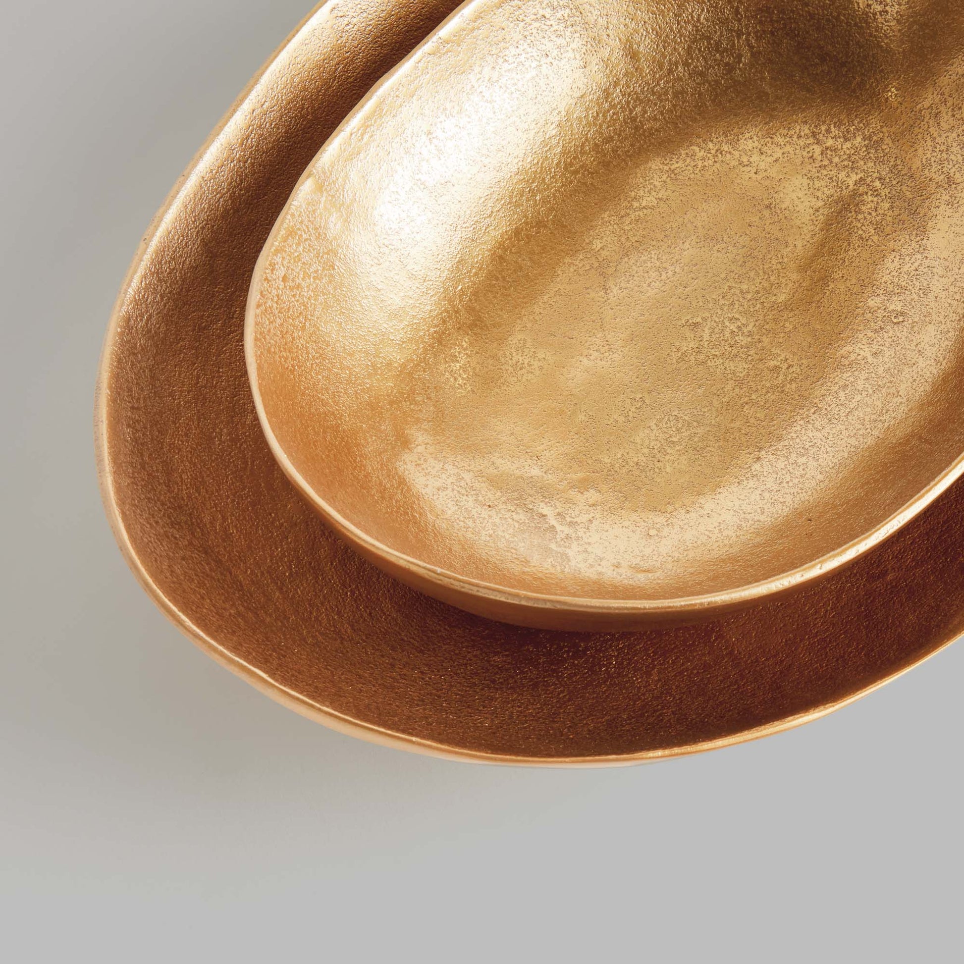 Gold textured oval decorative bowls (set of 2) - stylish home accent (Image4).