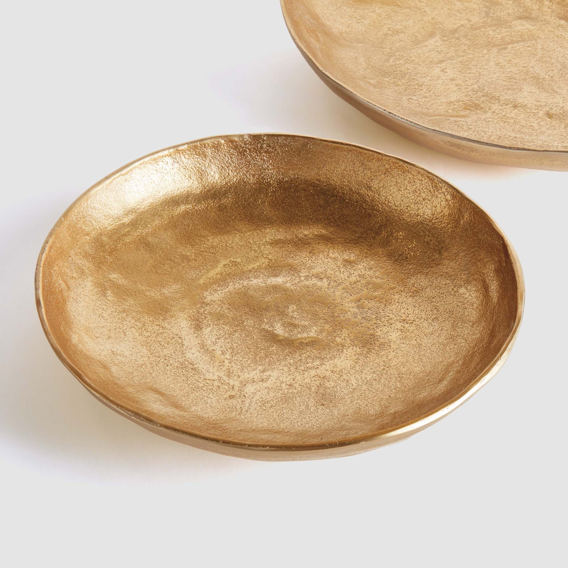 Gold textured round aluminum decorative bowls (set of 2) - stylish home accent (Image4).