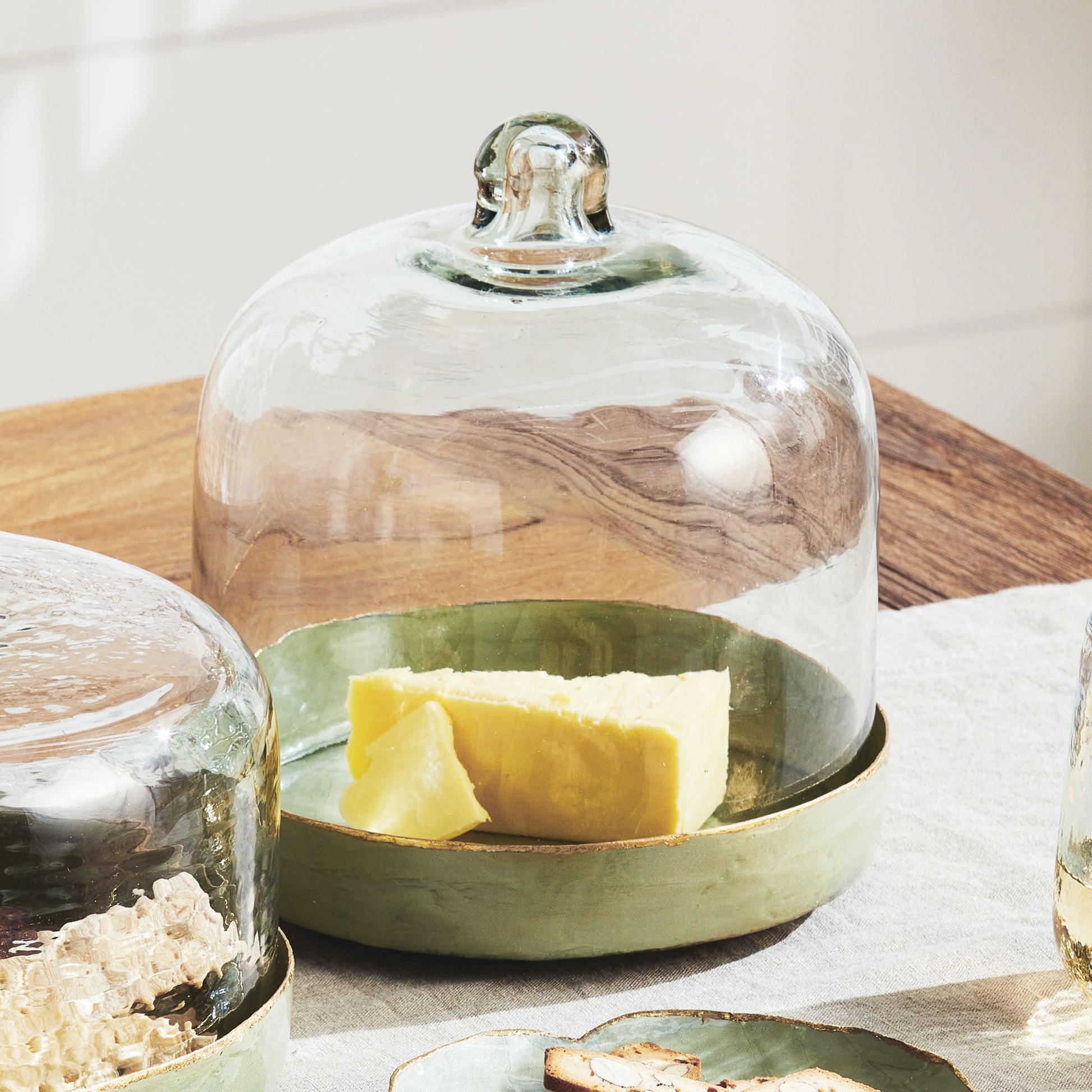 Green enamel small tray with glass cloche - stylish home accent (Image7).