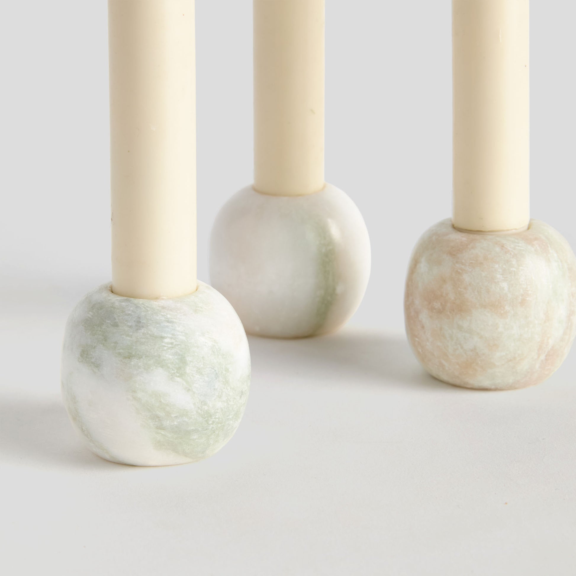 Green marble taper candle holders (set of 3) - stylish home accent (Image2).