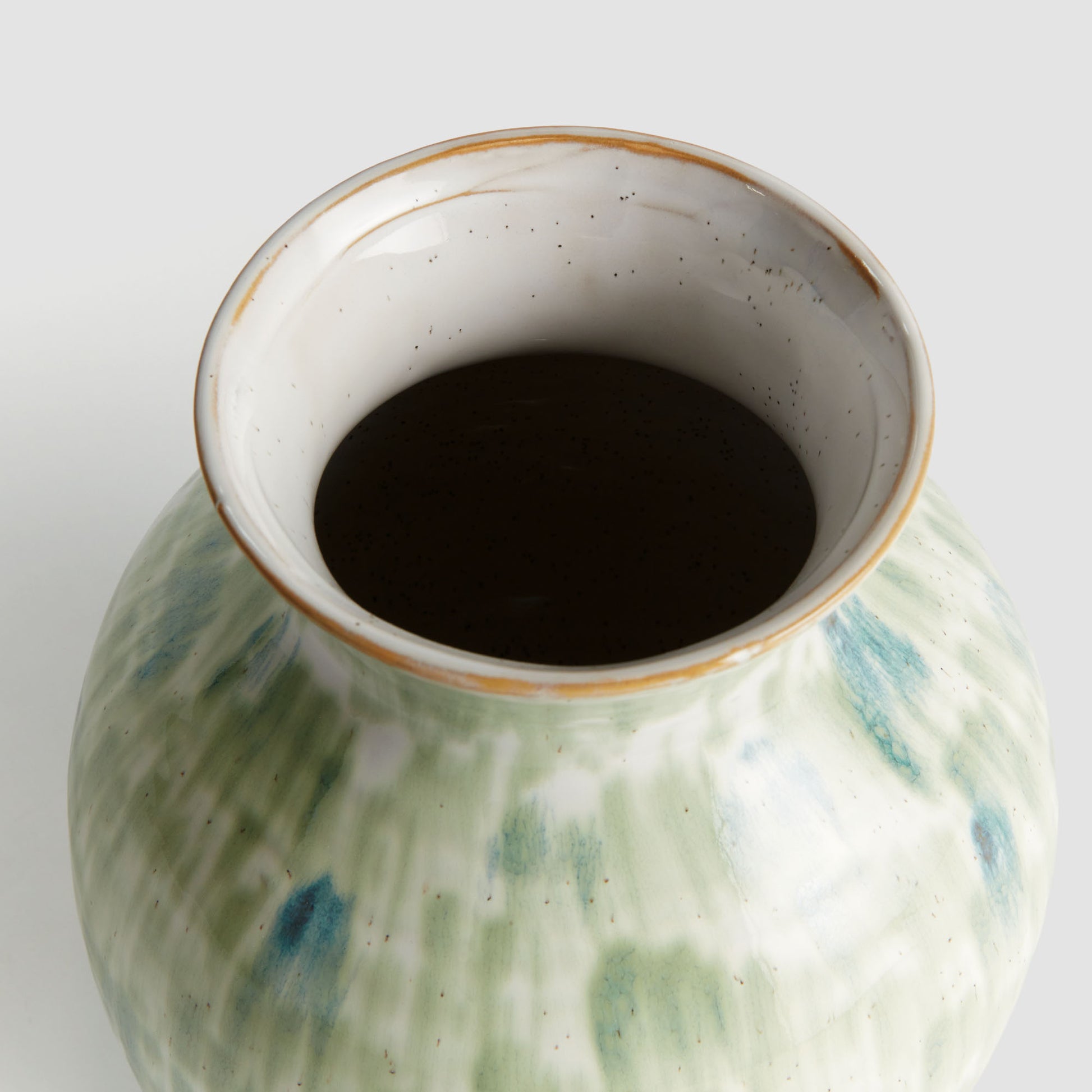 Green stoneware large vase - stylish home accent (Image3).