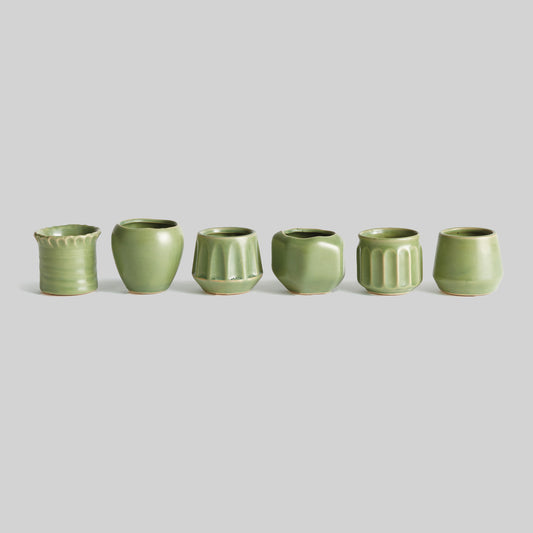 Green stoneware mini cachepots (set of 6) - stylish home accent (Image1).