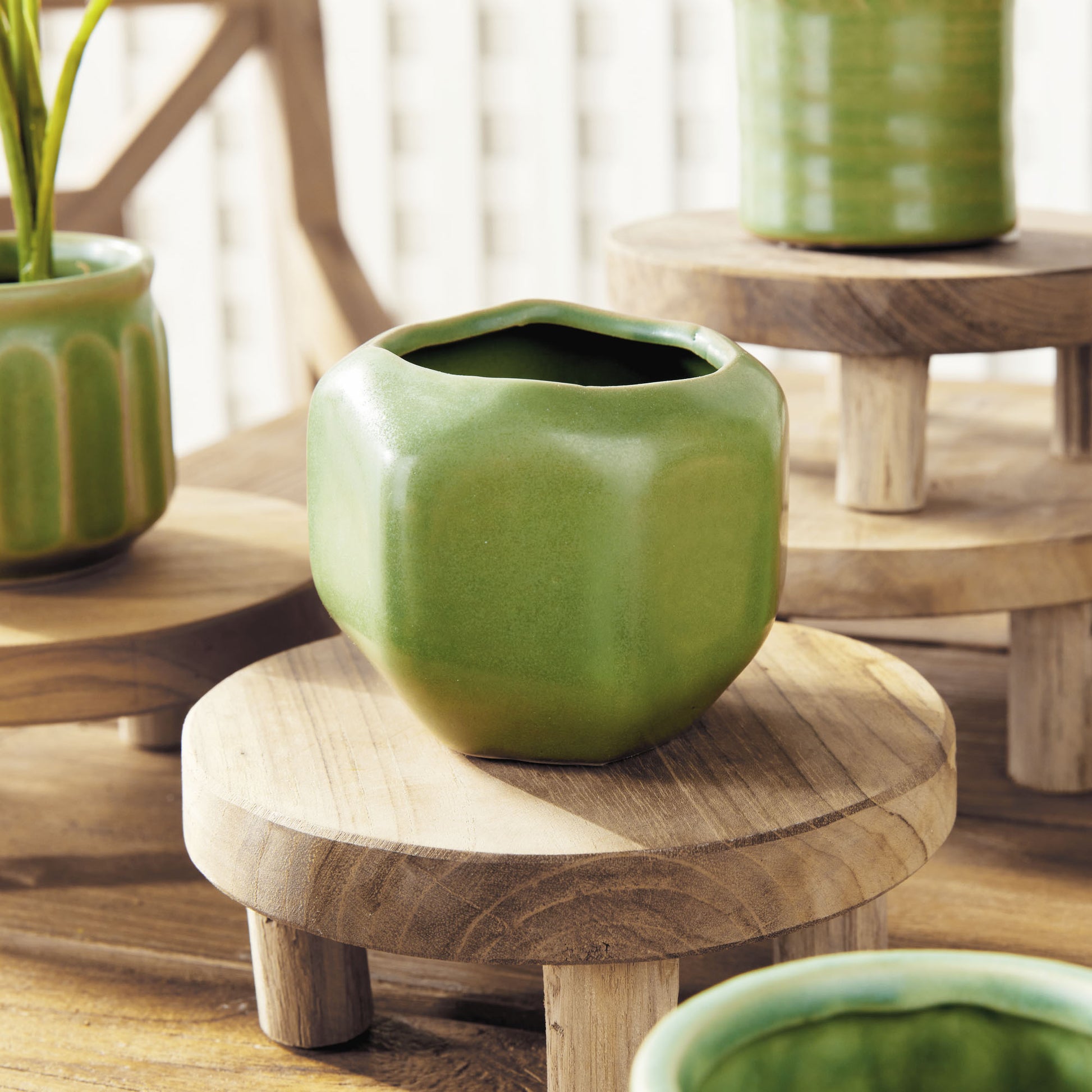 Green stoneware mini cachepots (set of 6) - stylish home accent (Image4).