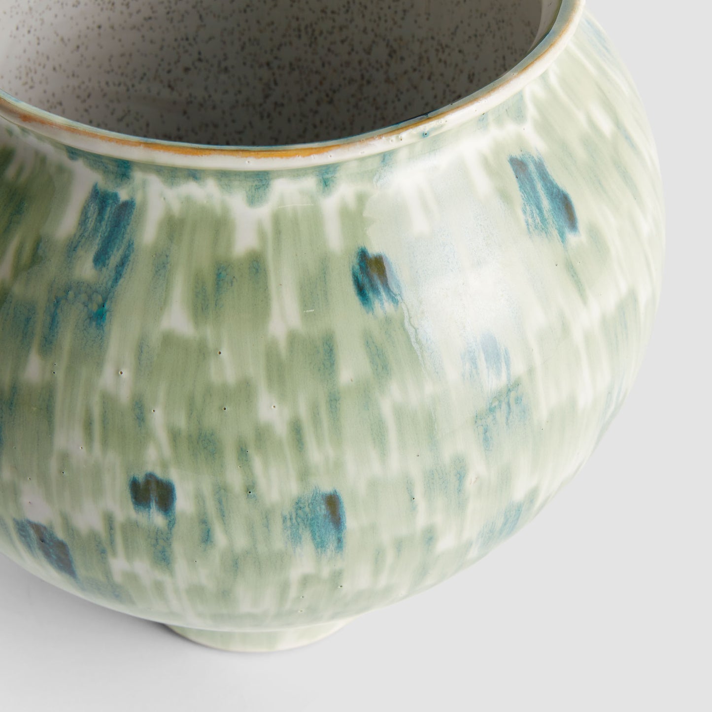 Green stoneware small vase - stylish home accent (Image2).