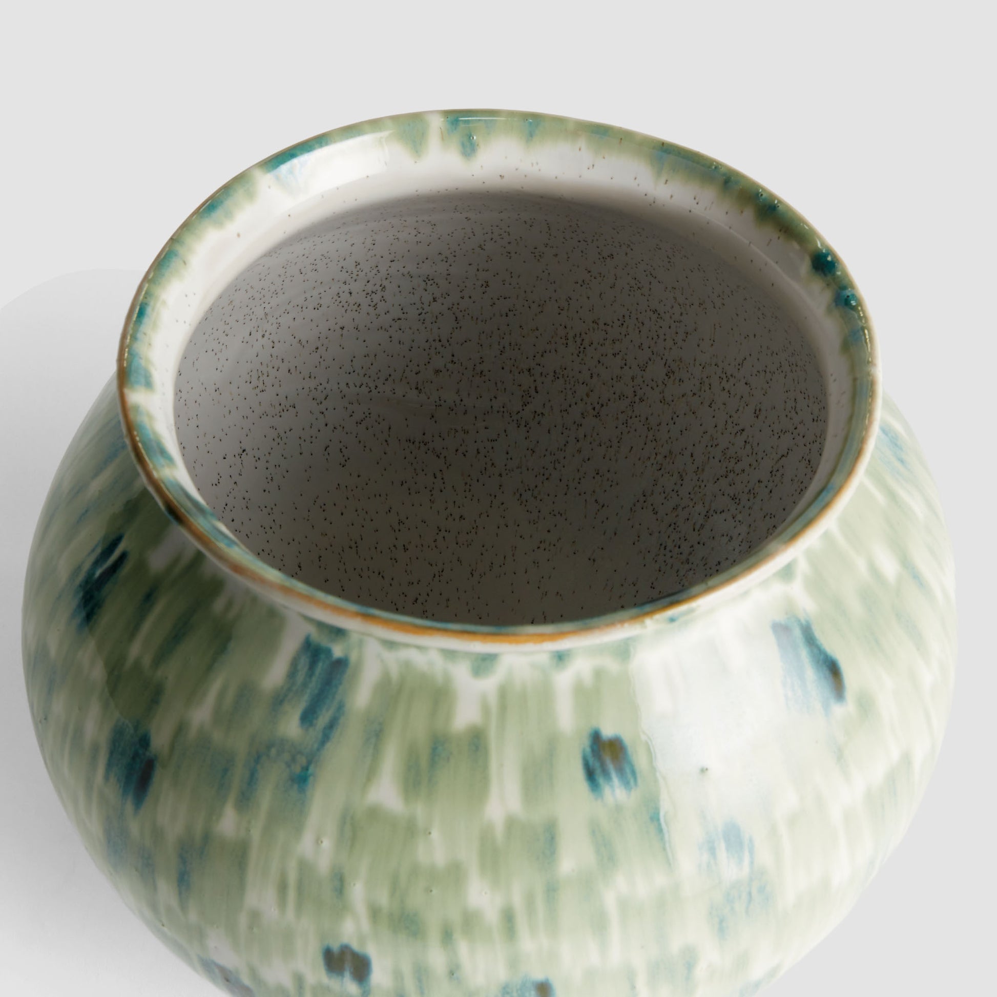 Green stoneware small vase - stylish home accent (Image3).