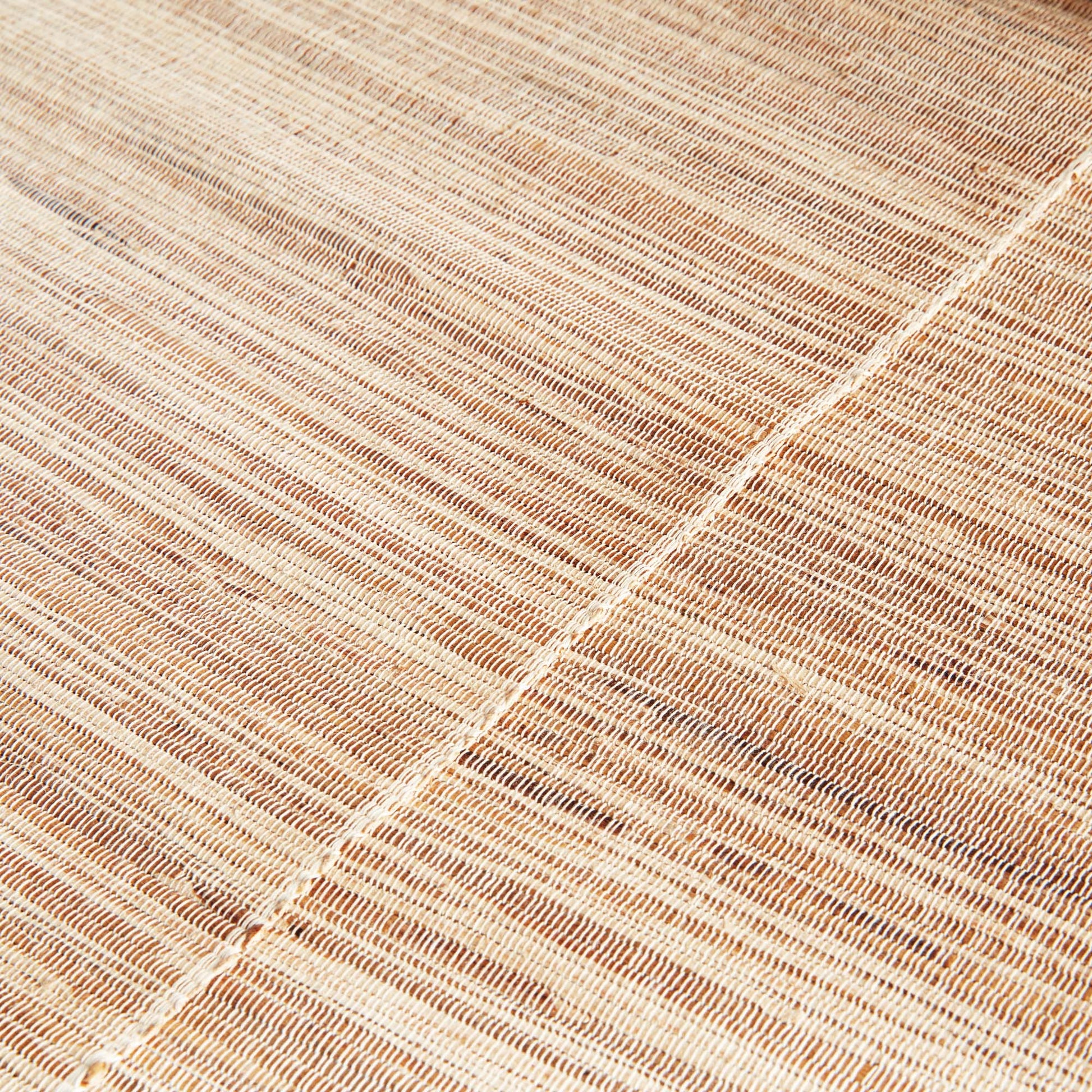 Handmade water hyacinth and cedar table runner - stylish home accent (Image4).