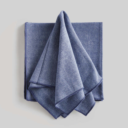 Heathered blue with navy border cotton dinner napkins (set of 4) - stylish home accent (Image1).