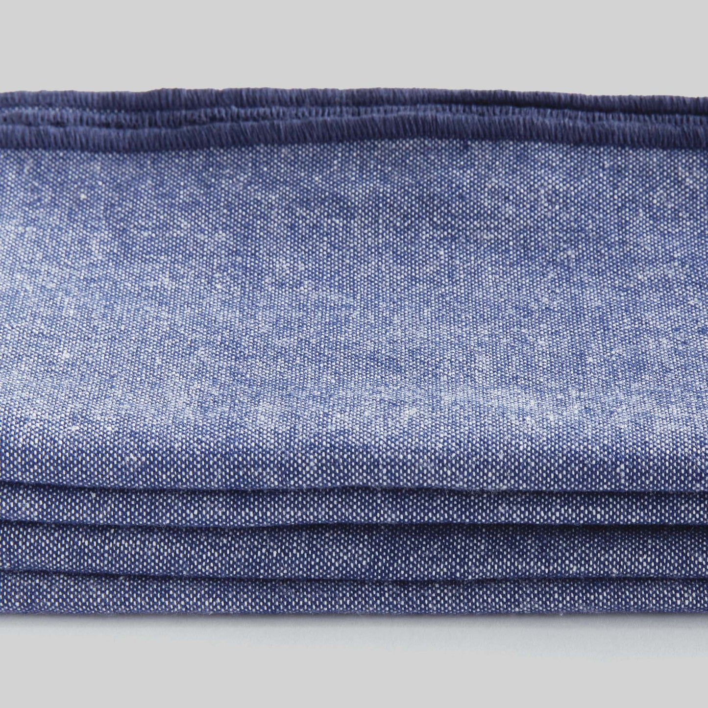 Heathered blue with navy border cotton dinner napkins (set of 4) - stylish home accent (Image2).
