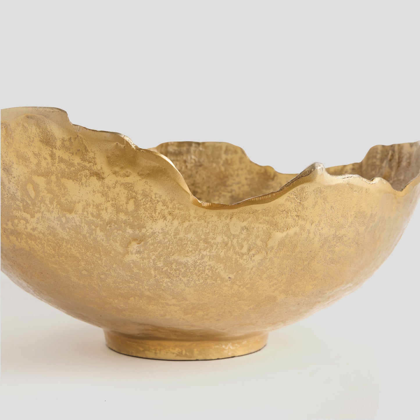 Large gold cast aluminum decorative bowl - stylish home accent (Image3).