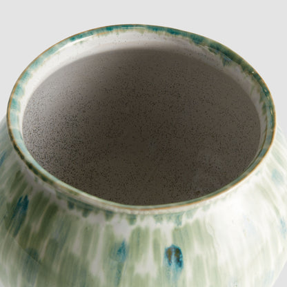 Large green stoneware vase - stylish home accent (Image2).