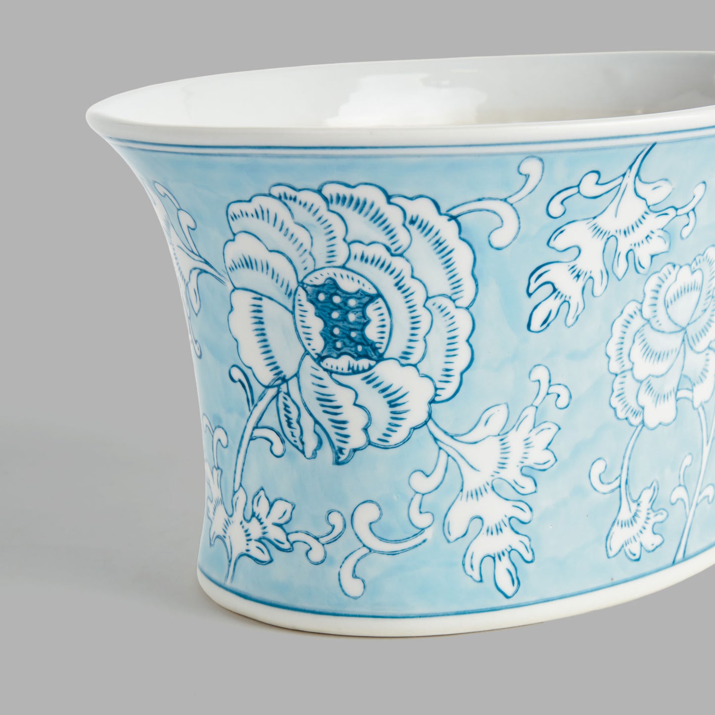 Large light blue hand-painted chinoiserie porcelain cachepot - stylish home accent (Image3).