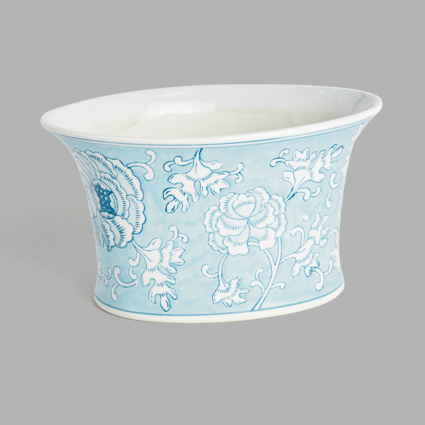 Large light blue hand-painted chinoiserie porcelain cachepot - stylish home accent (Image4).