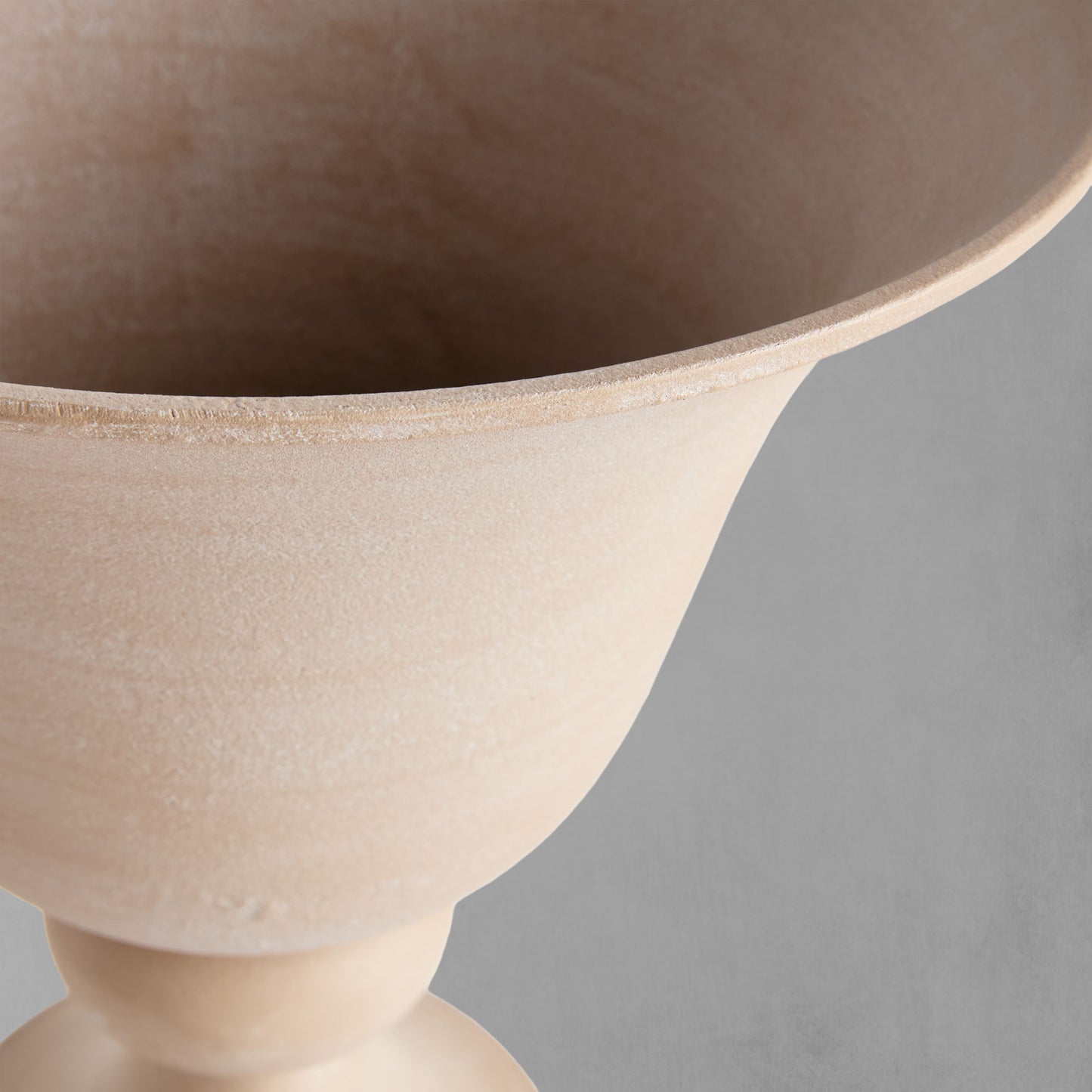 Large sandstone vase - stylish home accent (Image3).