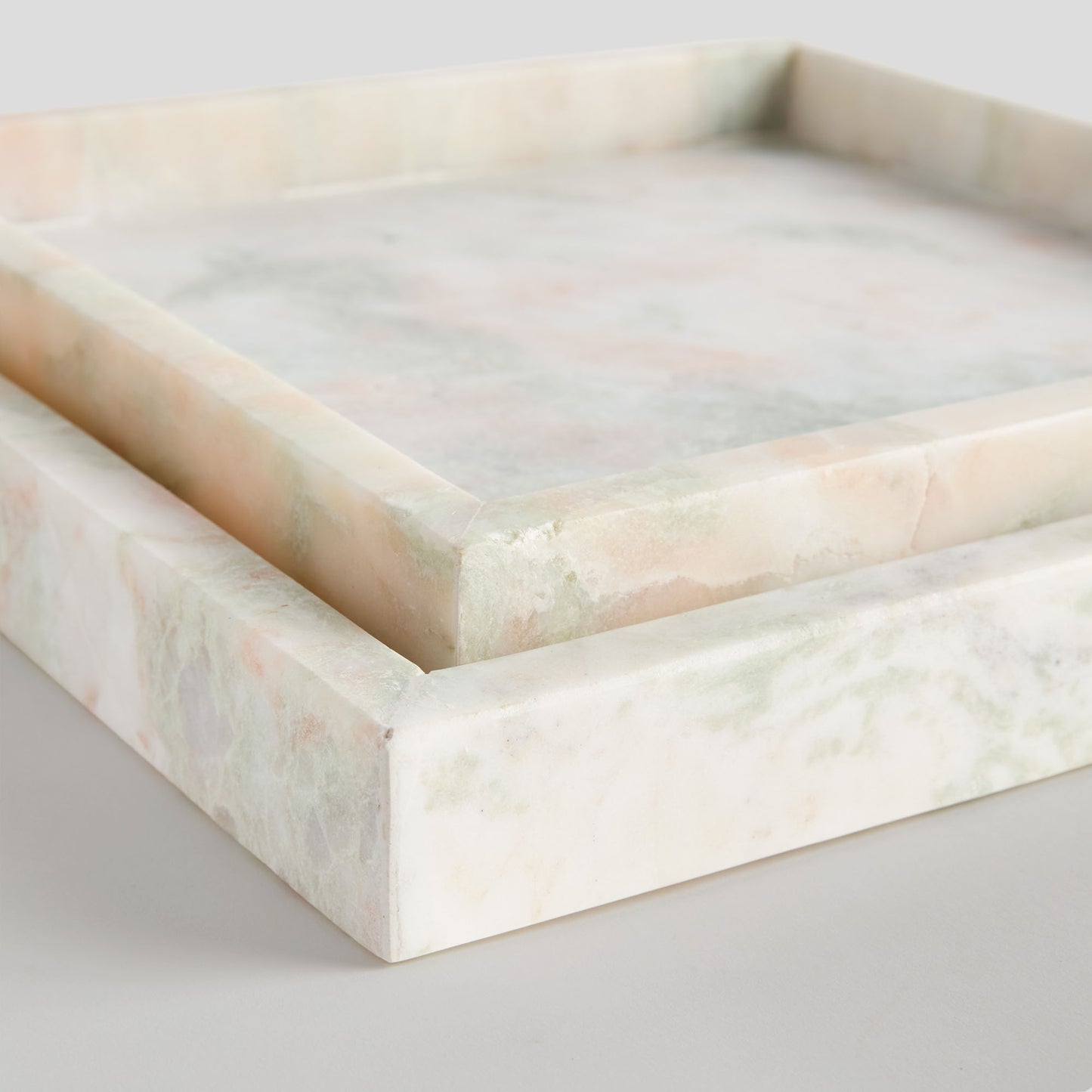 Large square green marble trays (set of 2) - stylish home accent (Image2).