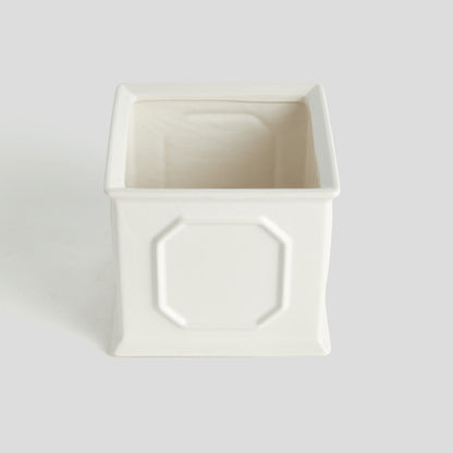Large white ceramic cachepot - stylish home accent (Image3).