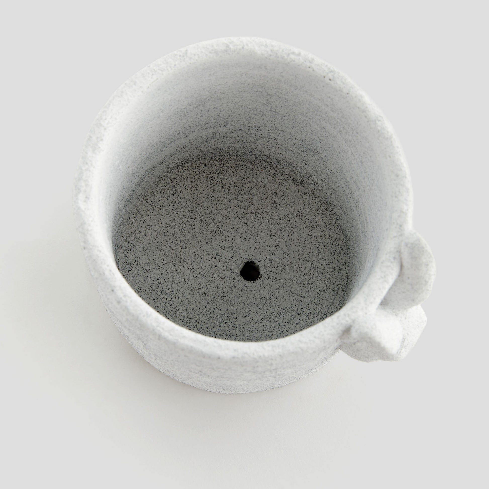 Large white concrete rabbit relief pot - stylish home accent (Image2).