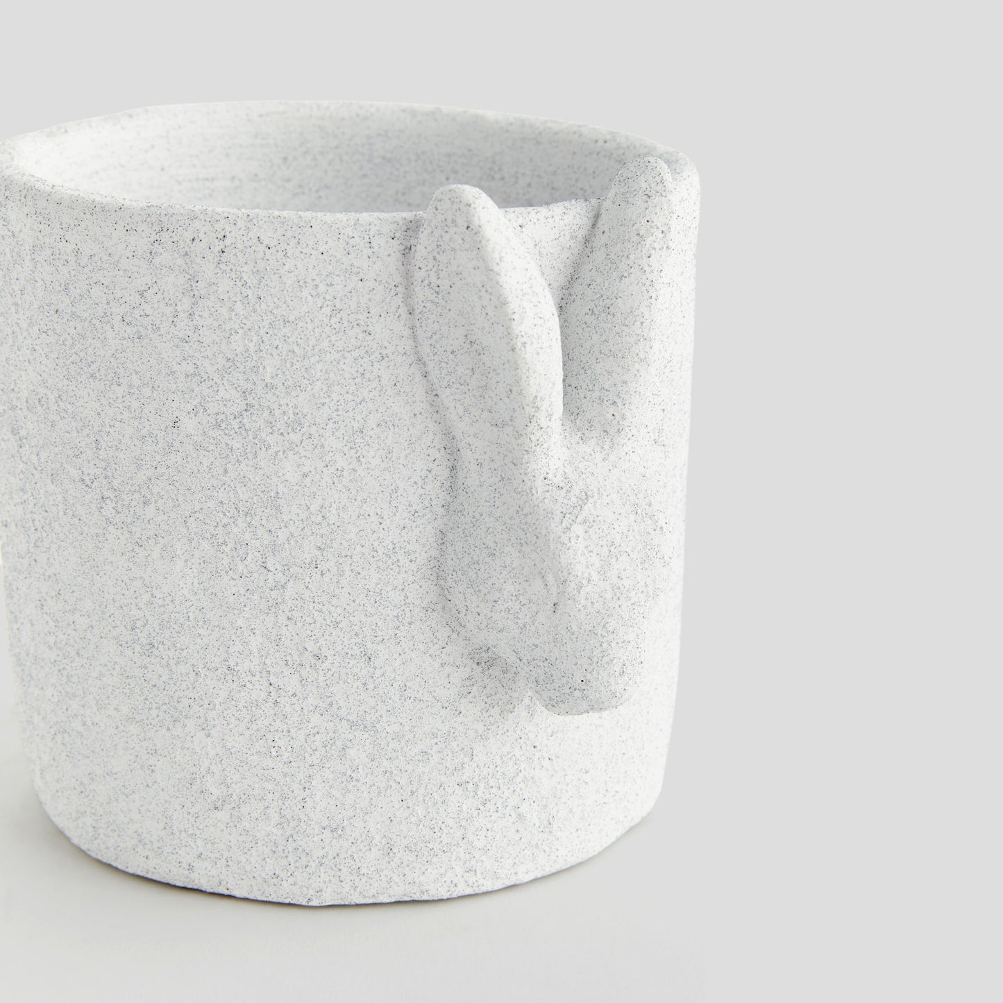 Large white concrete rabbit relief pot - stylish home accent (Image3).
