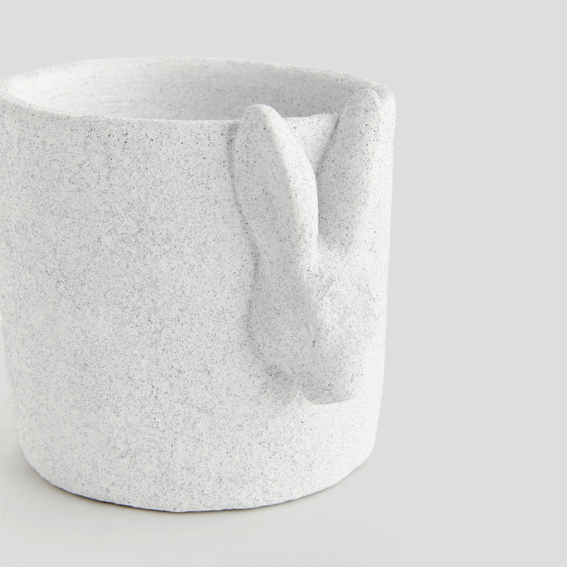 Large white concrete rabbit relief pot - stylish home accent (Image3).