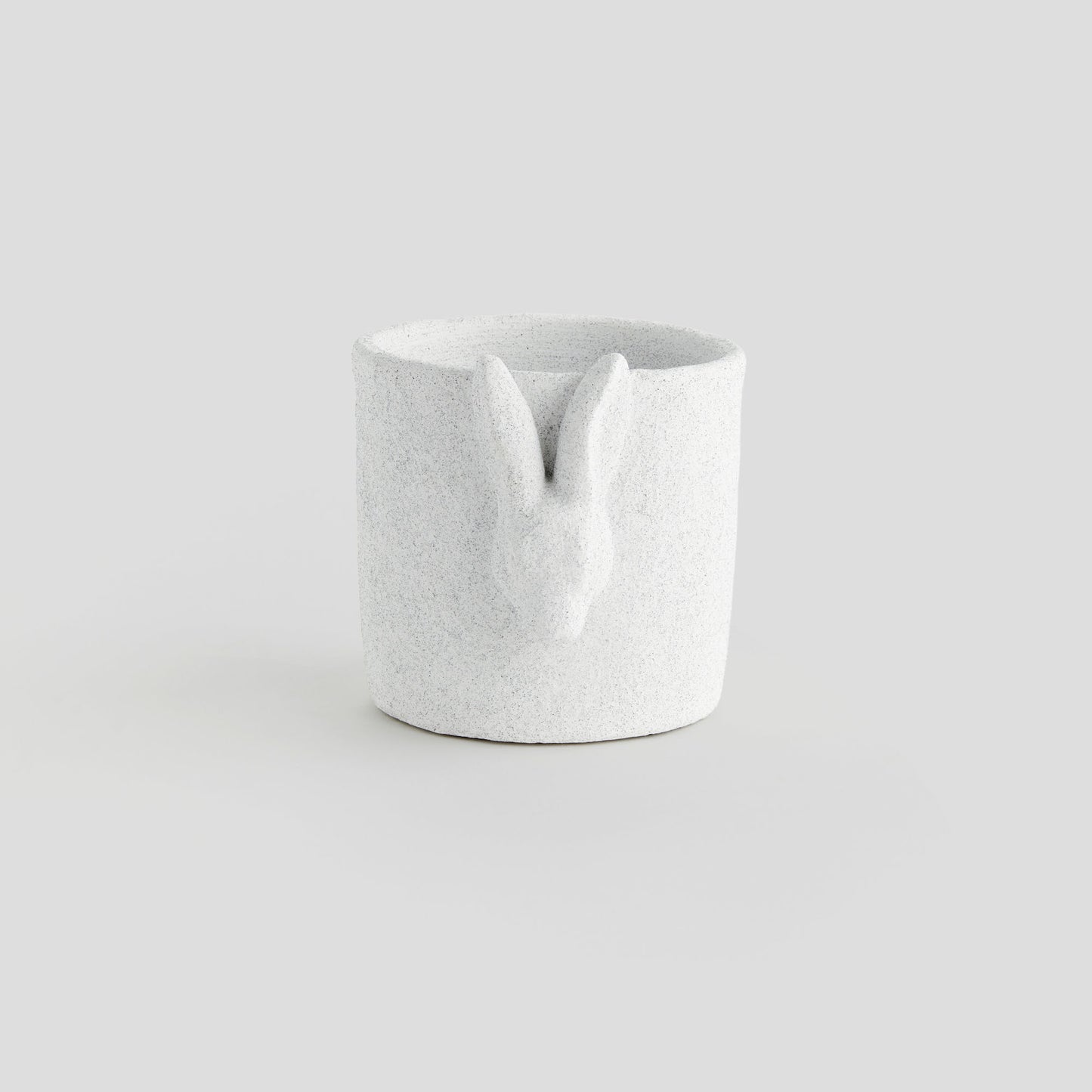 Large white concrete rabbit relief pot - stylish home accent (Image4).