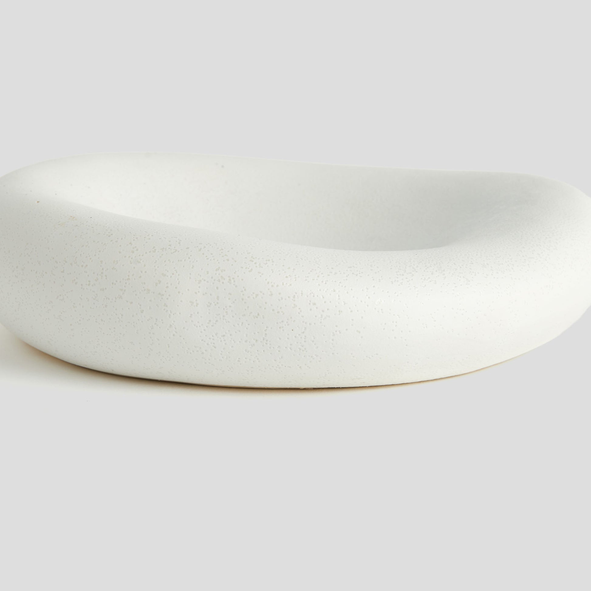 Large white stoneware tray - stylish home accent (Image2).