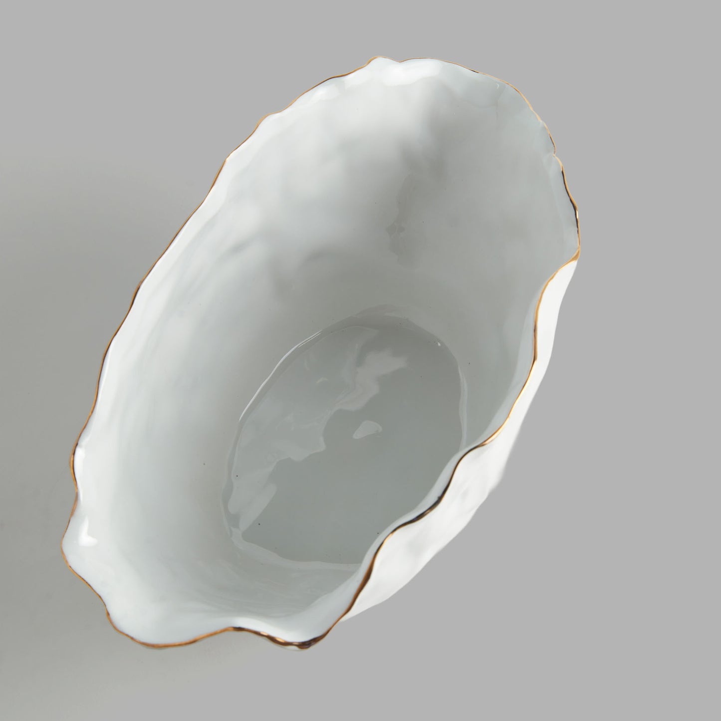 Large wide white gold-tipped ceramic vase - stylish home accent (Image3).