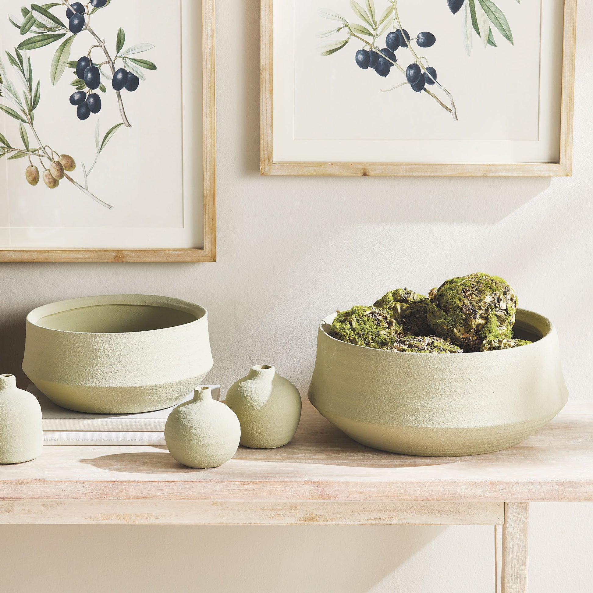 Leaf green terracotta decorative bowls (set of 2) - stylish home accent (Image5).