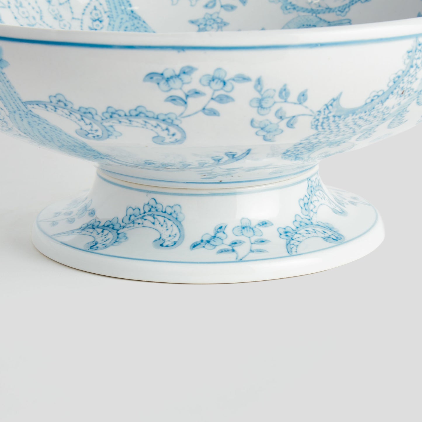 Light blue hand-painted chinoiserie parrot porcelain decorative bowl - stylish home accent (Image4).