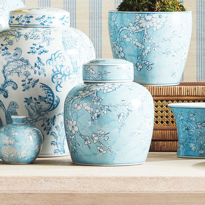 Light blue hand-painted chinoiserie porcelain lidded jar - stylish home accent (Image6).
